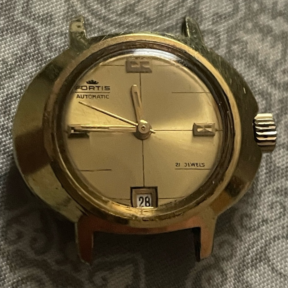 Fortis ladies watch May 20 between 11:15-1:15 ct buy and receive a bonus gift